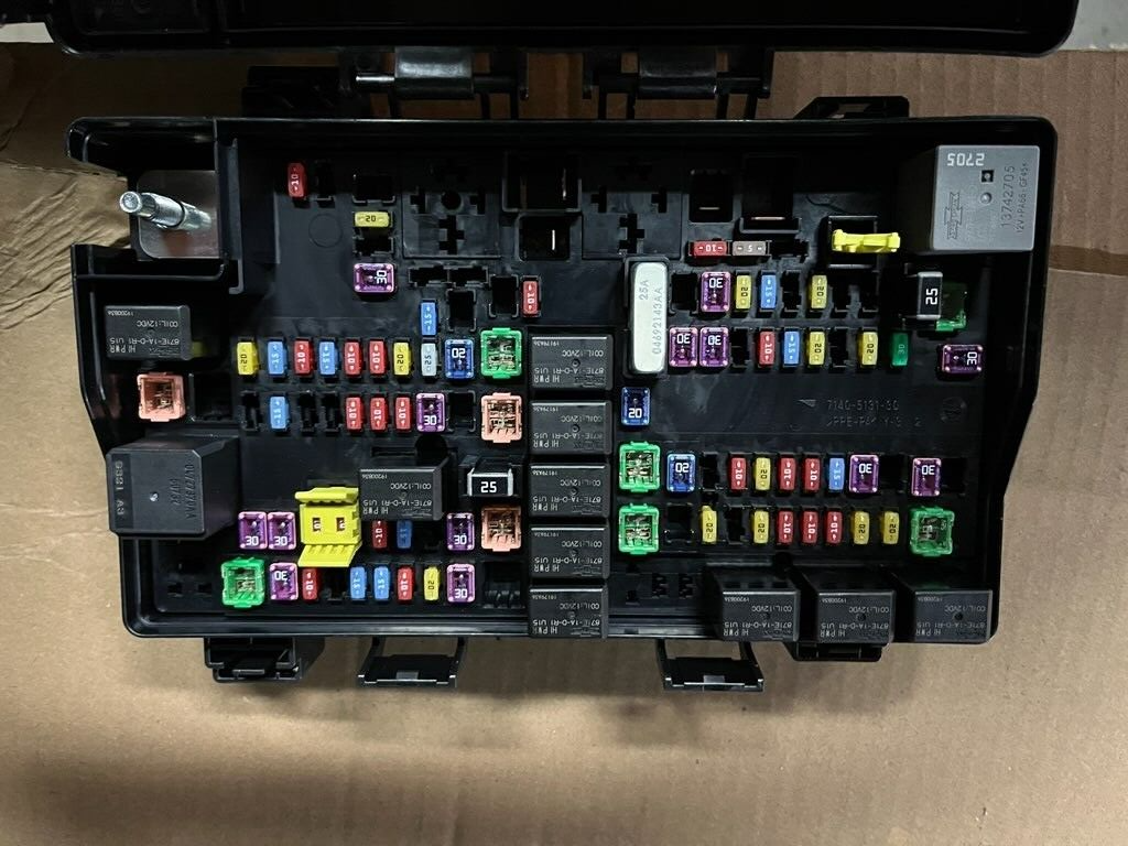 ぽぽ様 リクエスト 3点 おまとめ商品 jeep OEM 68425202AB 2018-2020 jeep grand cherokee intelligent
