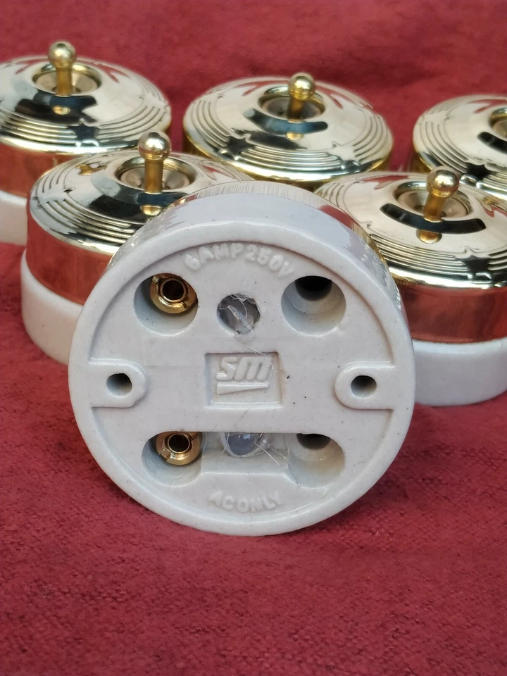 VINTAGE BRASS AND CERAMIC ROUND ELECTRIC SWITCH BUTTON SET 6 STAR DESIGN 1 WAY  — 第 3/4 张图片