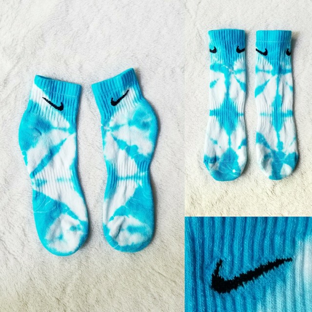 turquoise nike socks
