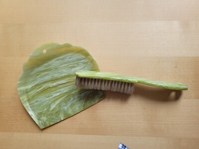 Vintage Bakelite Table Sweeping Set, Tisch Kehrest, 1920er -30er, green marbled
