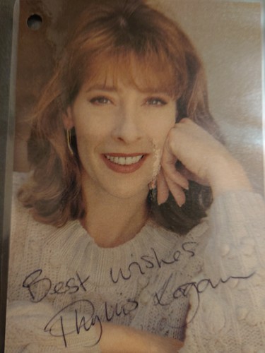 Phyllis Logan Signed 5.5x4 Clipping, Laminated. - Picture 2 of 3
