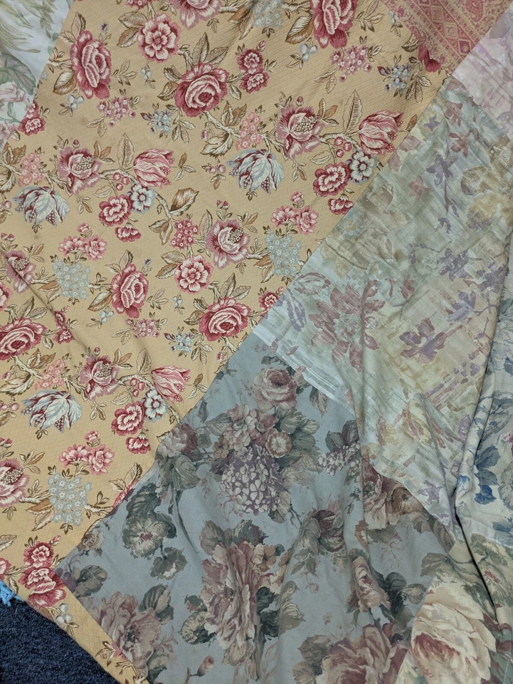 Funda nórdica tamaño king pesada de alta gama personalizada con retazos florales de sarga gruesa Foto 2 de 4