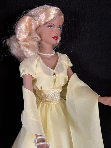 Tonner Effanbee Doll Brenda Starr Blonde “Royal Wedding” Outfit Blue Eyes Box - Picture 2 of 14