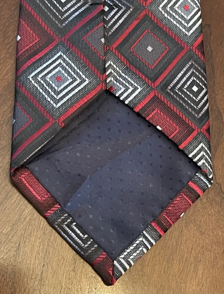 Pierre Cardin Hand Made Red Black 100% Polyester Men’s Neck Tie Made In China - Image 2 of 4