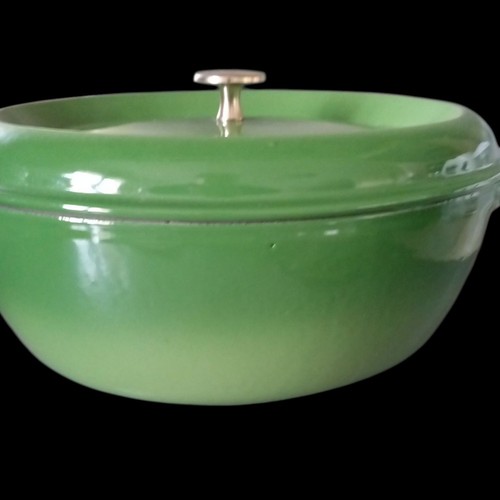 NOMAR /STAUB emaillierter Gusseisen Kochtopf 29 cm. Grün für die Fußballachse - Bild 11 von 14