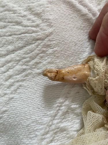 Antigua Muñeca Bisque Pequeña 6" Hecha a Mano Vestido Pintado Zapatos Articulados Brazos Piernas - Imagen 6 de 10
