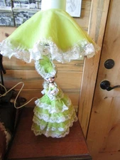 WORKING Vintage LIME GREEN Bradley JERI DOLL Table LAMP w/RUFFLE SHADE