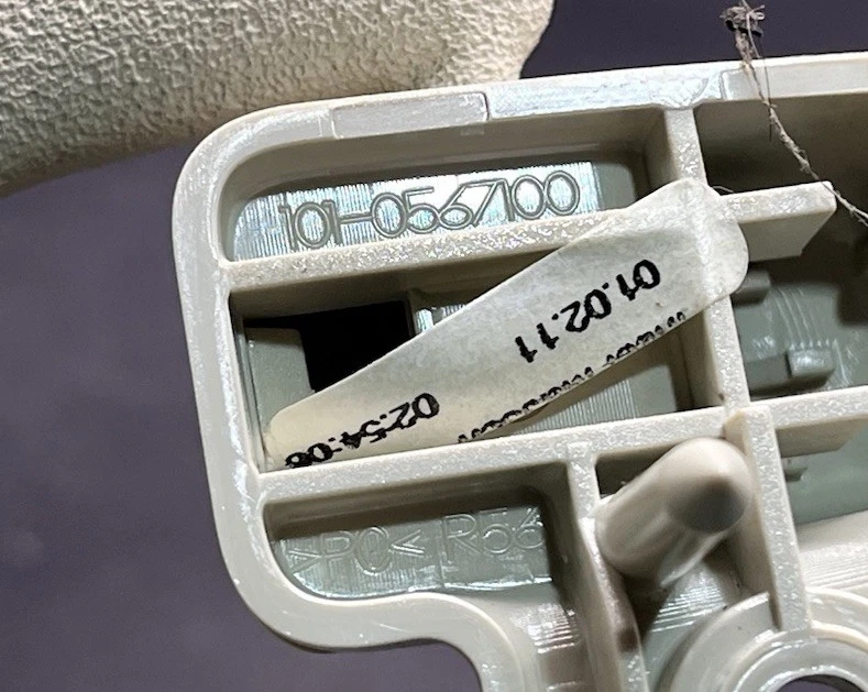 2007-2013 MINI Cooper R56 OEM боковые драйверы солнцезащитный козырек LHD #1010567100 БЕЖЕВЫЙ - Изображение 2 из 4