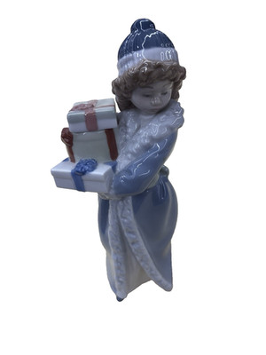 COL 02:      NAO Porcelaine Figure with packages