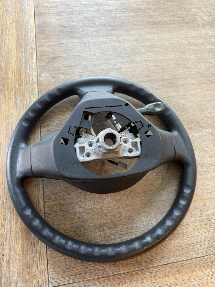 Toyota Yaris 2008 volante negro Foto 4 de 4