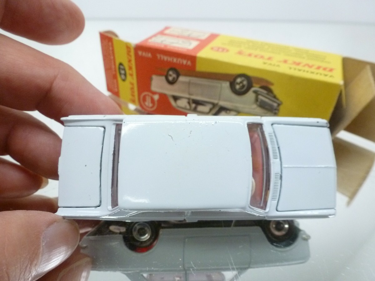 Dinky Toys GB n° 136 Vauxhall Viva en boîte 1/43 Dinky Toys GB n° 136 Vauxhall Viva en boîte 1/43