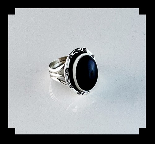 Handcrafted Sterling and Onyx Ring Size 9 - Picture 2 of 6
