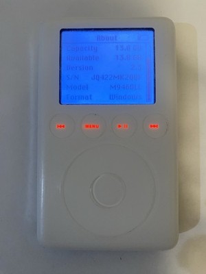 ジャンク アップル iPod Classic 第3世代 15GB Apple iPod classic 3rd Generation White (15 GB) Works Great