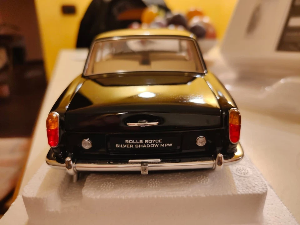 Rolls Royce Shadow 2-door Coupè Nero scala 1/18 Paragon. Come nuovo con scatola. - Immagine 3 di 4