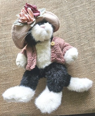 Boyds Bears 1990s Plush 12'' Cat Mrs Petrie Black & White W/ Hat & Sweater