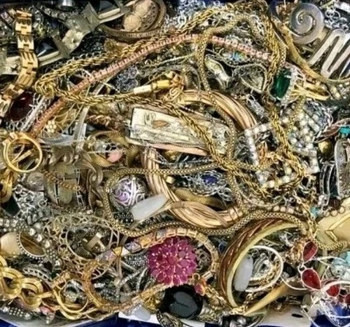 3 Pounds Jewelry Costume Vintage Mix LBS  necklaces bracelets pins rings etc lbs