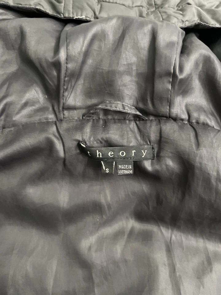 Chaqueta Abrigo Theory Mujer Puffer Pequeña Negra Con Capucha Cinturón Largo Plumón Foto 4 de 4