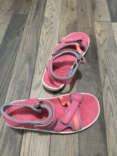 Keen Girls Summer Sandals Size 2 Y Salmon Pink