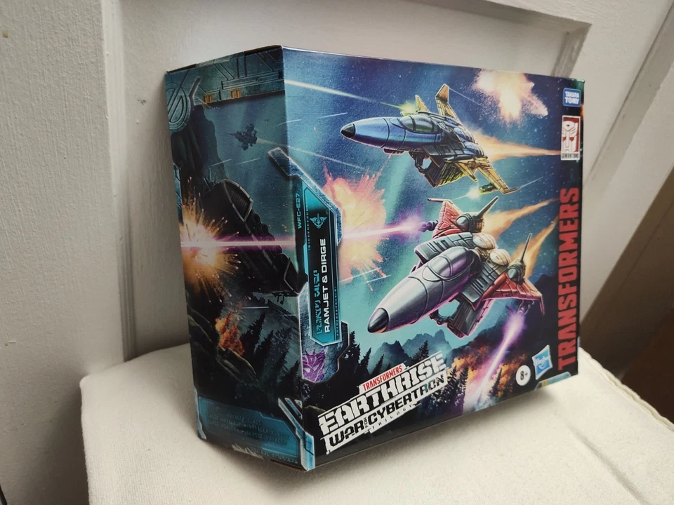 Hasbro Transformers Earthrise Ramjet & Dirge Cybertron trilogía exclusiva de Amazon Foto 2 de 4