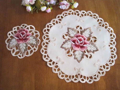 Beautiful Pink Rose Embroidery Cutwork Round Ivory Doily 20cm New - Bild 5 von 5
