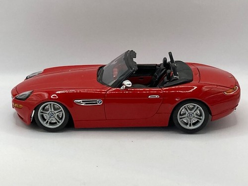 Burago 2001 BMW Z8 1:18 Diecast - Picture 4 of 17
