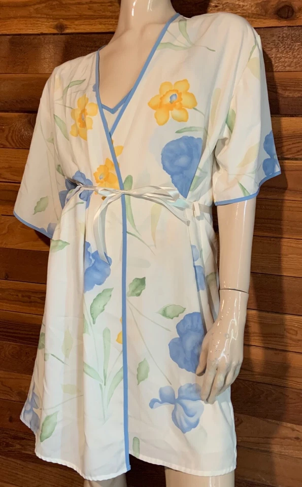 JUEGO DE CAMISÓN Y BATA SECRET TREASURES MULTICOLOR FLORAL TALLA MEDIANA #14328 Foto 2 de 4