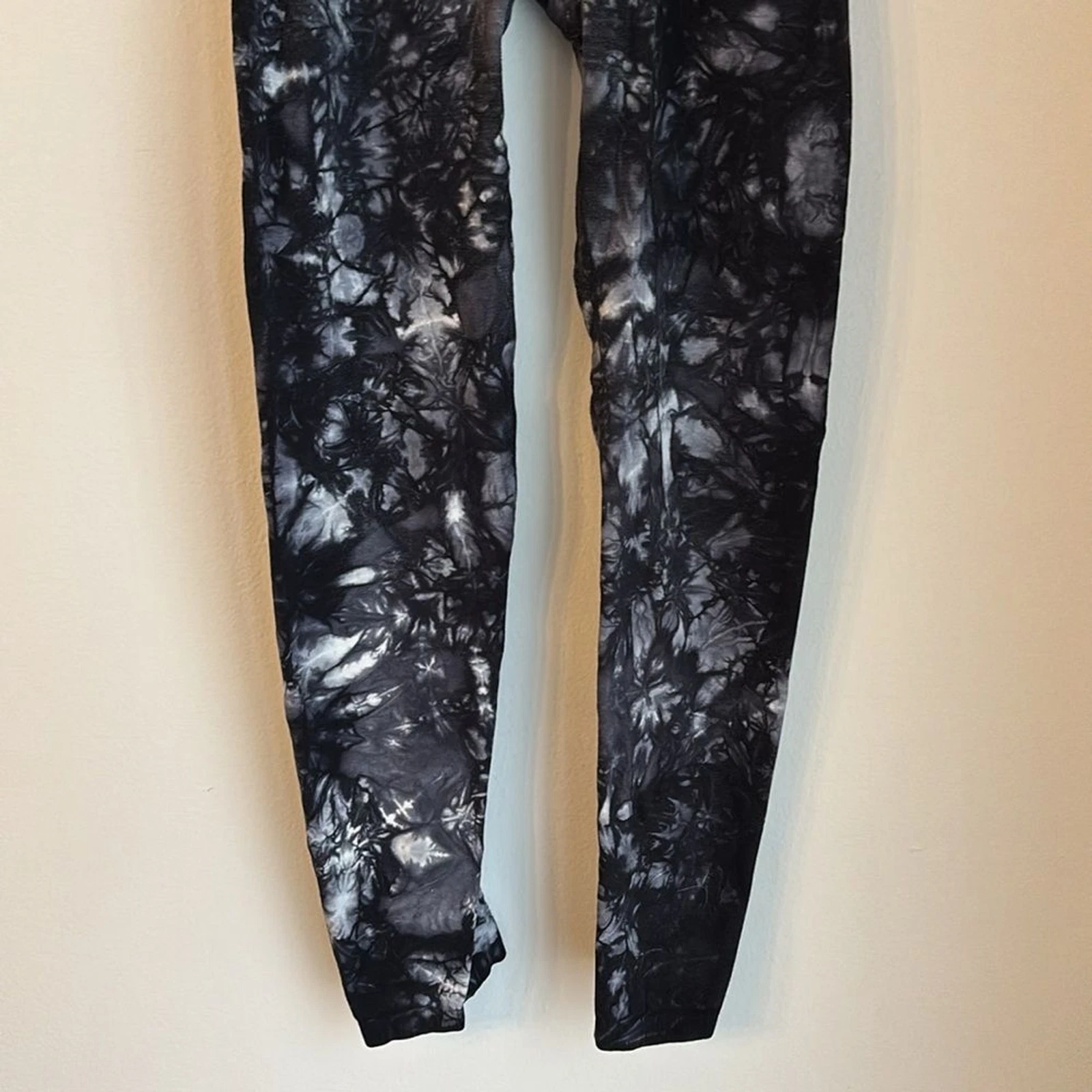 free-people-movement good karma 7/8 high waisted tie dye activewear leggings