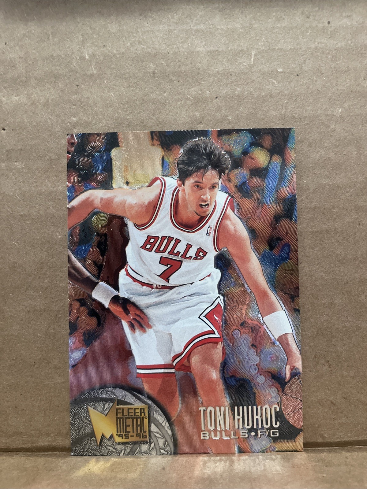 1995-96 TONI KUKOC FLEER METAL UNIVERSE NBA  #14 BASE CARD CHICAGO BULLS