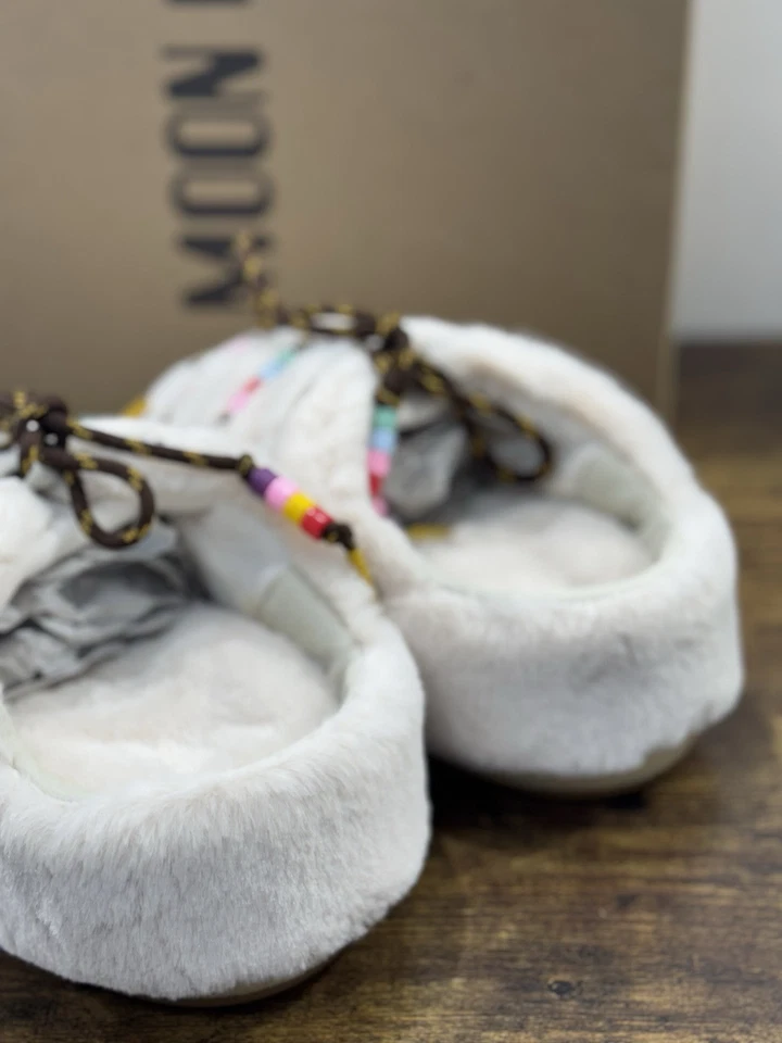 Moon Boot Mule Faux Fur Beads Casual Icon Mountain Mule Crema 37/38 - Imagen 3 de 4