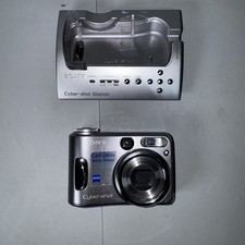 Sony CyberShot DSC-S60 4.1MP Digital Camera w/ Base Docking Station