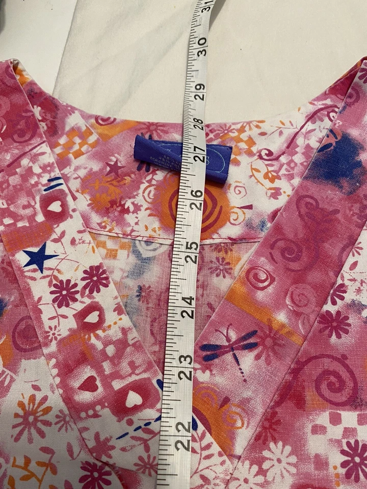 Top Floral Uniforme Médico Carol's Talla M Color Brillante Multi Bolsillo Rosa Foto 4 de 4