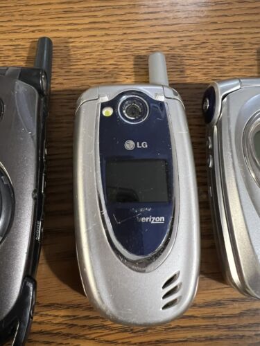 Lot Of 4 Phones - Picture 3 of 10