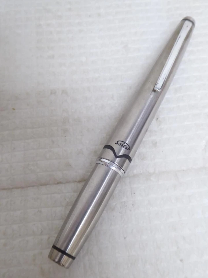 Pluma Estilográfica SAILOR Acero Inoxidable Plumín Oro Blanco 18K WG Foto 2 de 4