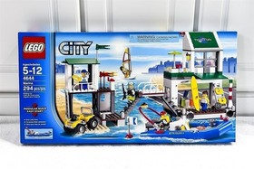 LEGO CITY MARINA 4644 BOAT BEACH TOWER QUAD BIKE SURFER DIVER 5 MINIFIGS MISB
