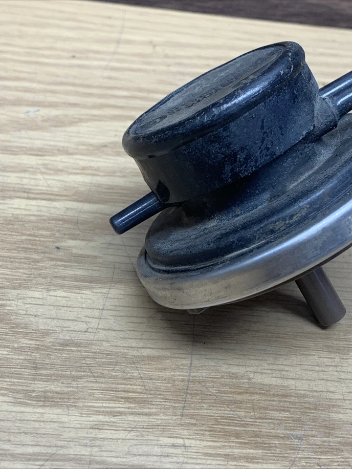 89-95 Toyota 4Runner Pickup Truck EGR Vacuum Modulator 25870-35130 22RE 22R OEM - Image 4 of 4