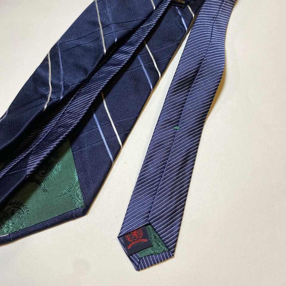 Tommy Hilfiger Tie Navy White Lt Blue Stripes Silk Wide 4x56 Classic Prep USA — 第 3/4 张图片