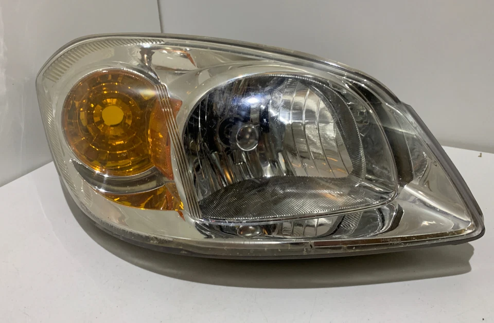 Headlight 2005-08 Chevy Cobalt GM2503281 Passenger Right Side Assembly Bucket - Image 2 of 4