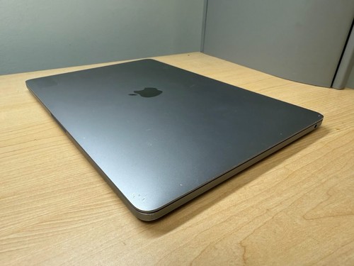Apple MacBook Pro 13" (256GB SSD, Apple M1, 16GB) Laptop - Space Gray - Photo 7/7