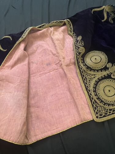 Chaqueta de terciopelo otomana antigua con hilos metálicos dorados - Imagen 5 de 10