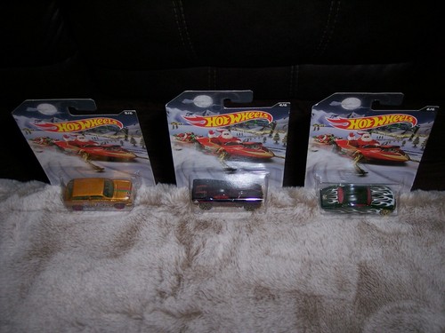 HOT WHEELS- LOT OF 3- HOLIDAY HOT RODS - GT-03- FORD GANGSTER GRIN - VW BRASILIA - Picture 2 of 8