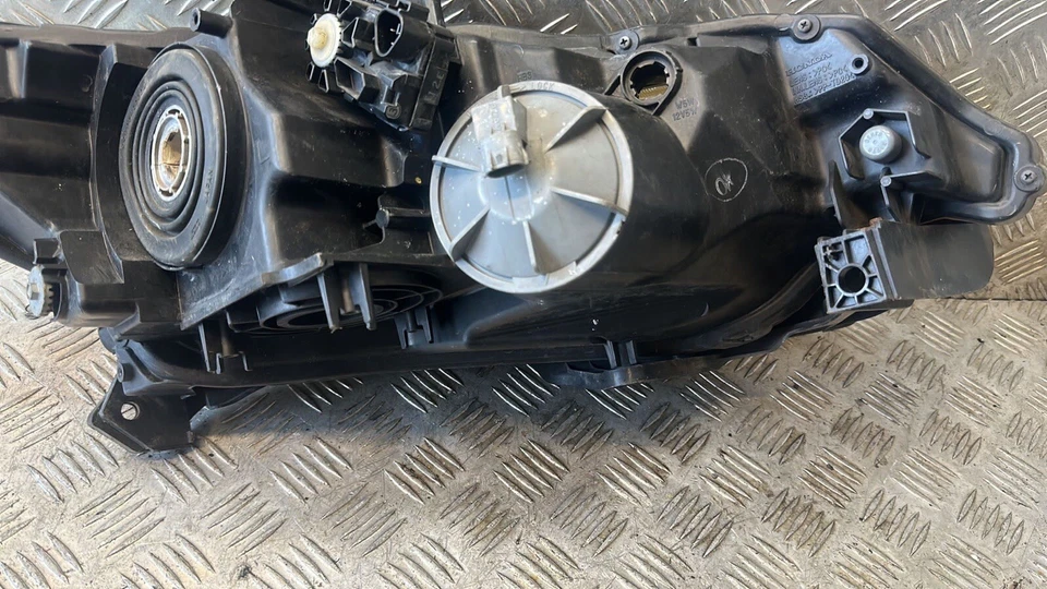 Faro Honda Insight 2011 lado izquierdo del pasajero 100-22877 Foto 2 de 4