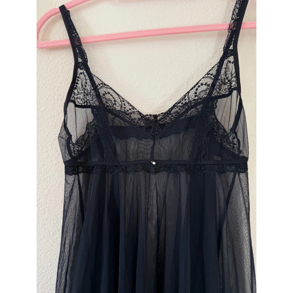 Lencería Babydoll transparente con ribete de encaje negro Intimissimi Camisón Prendas para dormir caprichoso Foto 2 de 4