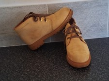 * RUSSELL & BROMLEY * WHEAT NUBUCK LEATHER CHUKKA DESERT ANKLE BOOTS * UK 6.5