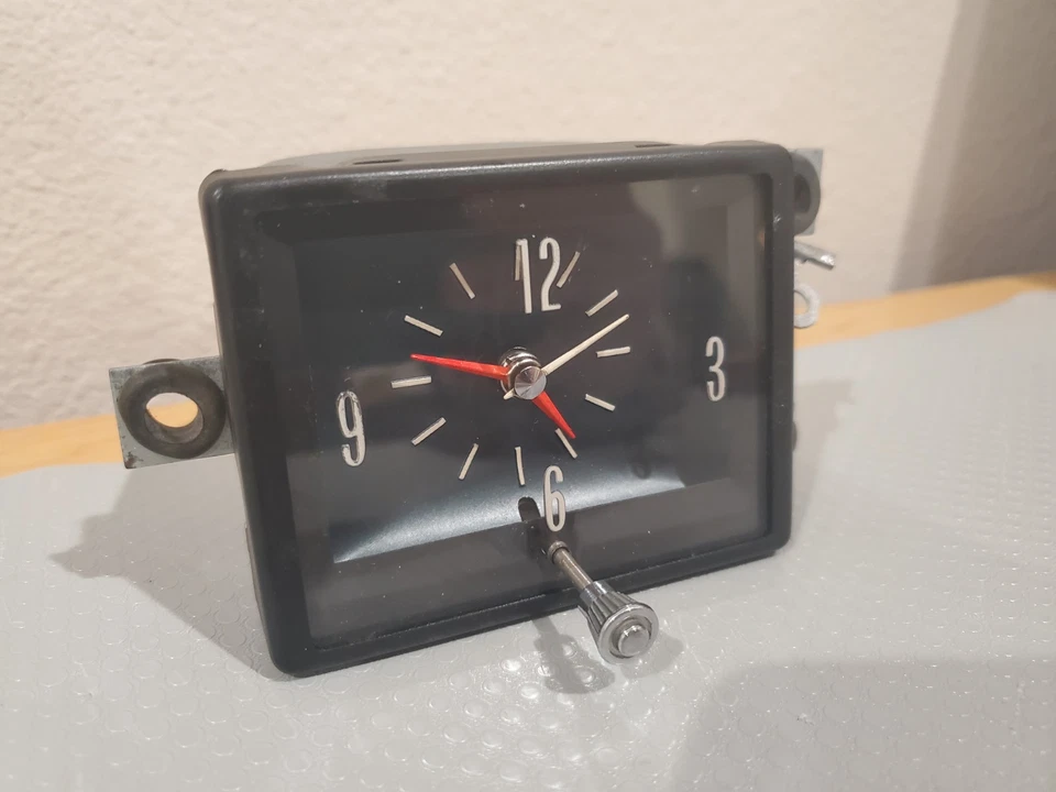Reloj Oldsmobile restaurado 1963 1964... Funciona perfectamente Foto 3 de 4