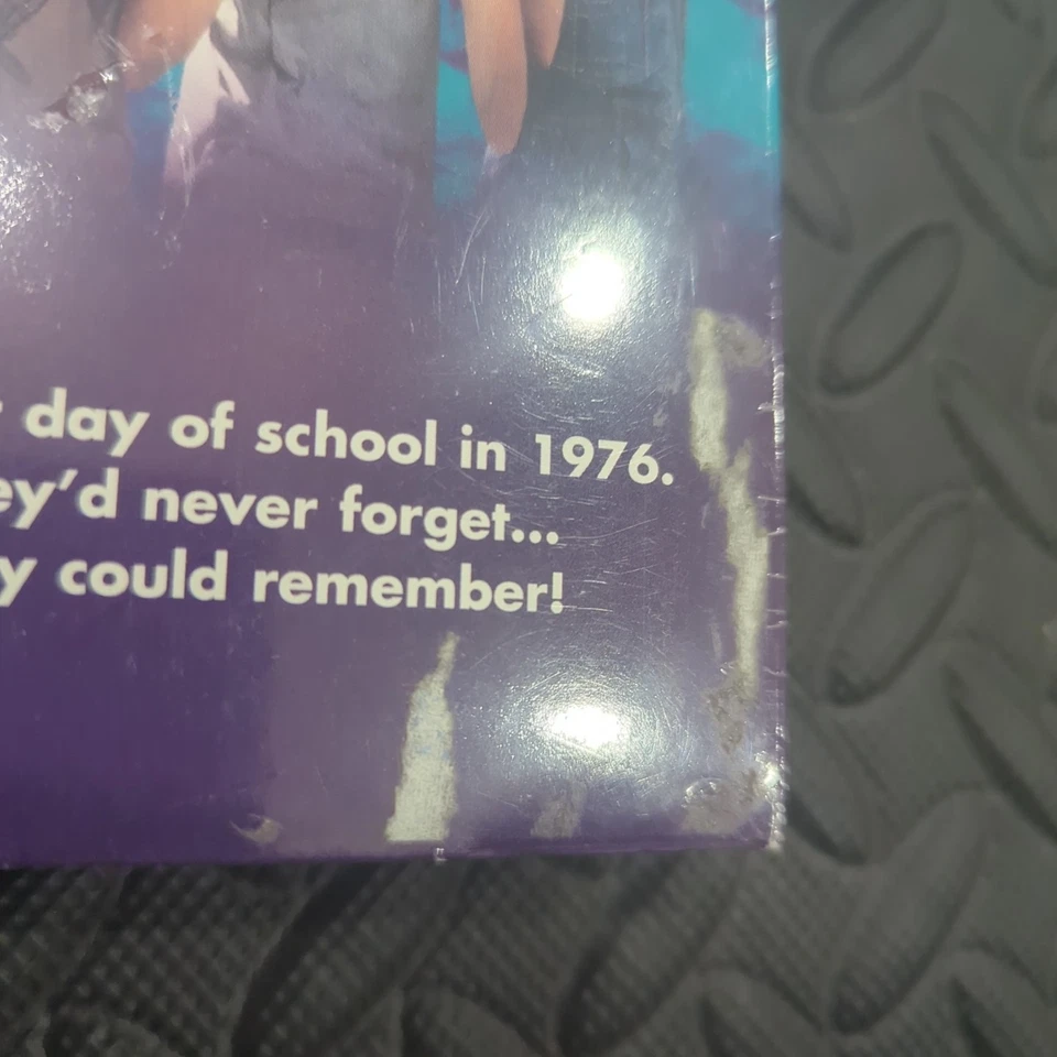 DAZED AND CONFUSED (MCA Watermark) - VHS Tape - SEALED NEW - Image 2 of 4