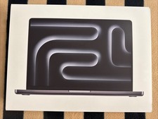 2025 Apple MacBook Pro 14 inch M5 Chip 24GB RAM 1TB SSD MDE34LL/A Space Black