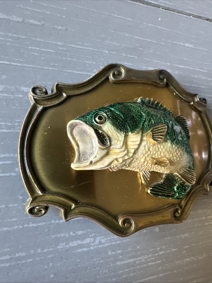 DE COLECCIÓN 1978 RAINTREE 3D LARGEMOUTH BAJO HEBILLA LATÓN HECHO EN EE. UU. Foto 2 de 4