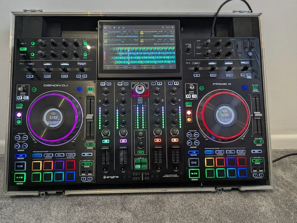 DENON PRIME 4 / 4 CHANNEL STANDALONE DJ SYSTEM + SWAN FLIGHT CASE - Image 3 of 4
