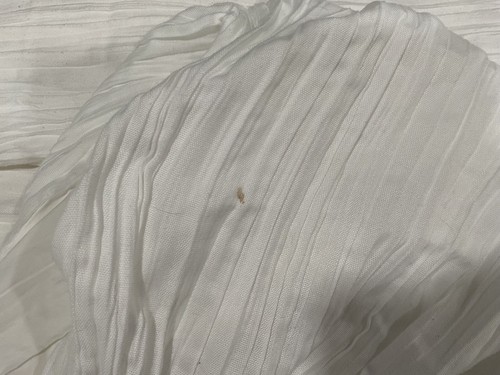 DKNY White Textured Shabby Chic Style King Duvet Cover 110 x 96 - Picture 4 of 4