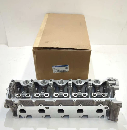 New OEM genuine Ford Cylinder Head 2011-2017 Super Duty 6.8 RH Bare BC3Z-6049-J
